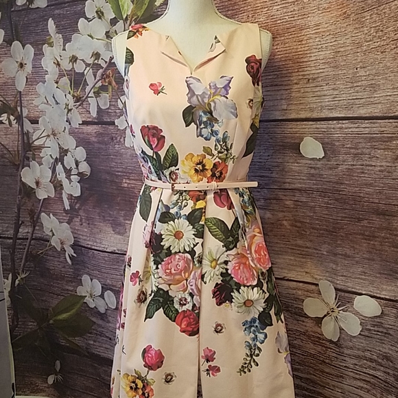 Ted Baker Dresses & Skirts - TED BAKER DEAVON FLORAL DRESS